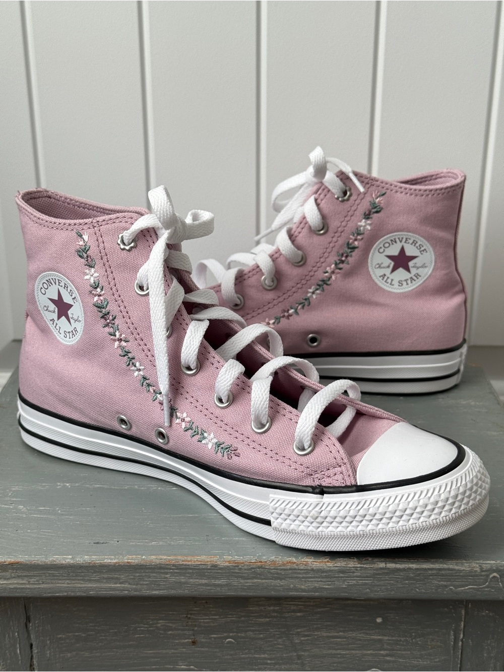 Converse Chuck Taylor All Star High Embroidered Feline Florals Size 6 See Below - Picture 2 of 9